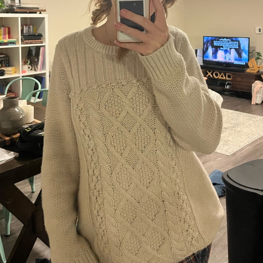 Banana Republic Cream Cable Knit Sweater